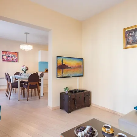 Apartment Exclusive Center