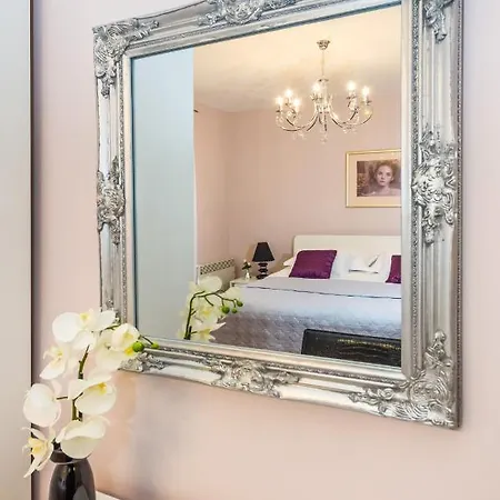 Exclusive Center Apartment *