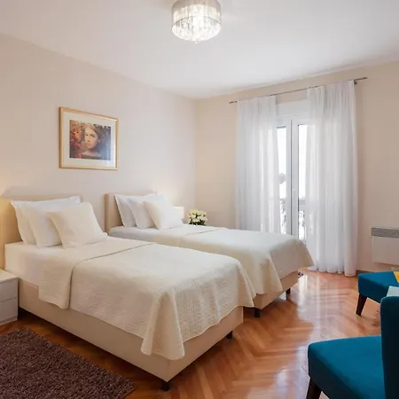 Apartment Exclusive Center