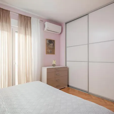 Exclusive Center Apartment *