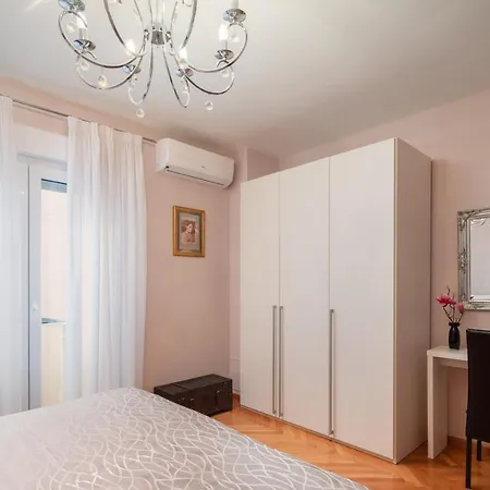 Apartment Exclusive Center