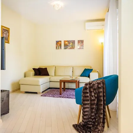 Exclusive Center Apartment *